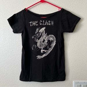Vintage Y2K Hot Topic Punk Rock Band Shirt - The Clash Dragon Band Tee Shirt! 🎶